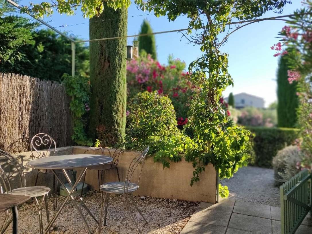 Un Gite En Provence - Les Jardins De Fontanille Saint-Remy-de-Provence Exterior photo